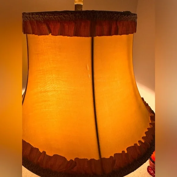 1940s Pink Alacite Aladdin 3way Table Lamp with Original Shade and Finial